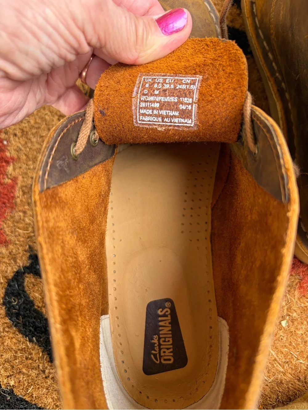 CLARKS ORIGINAL Distressed Brown Leather Chukka Boots